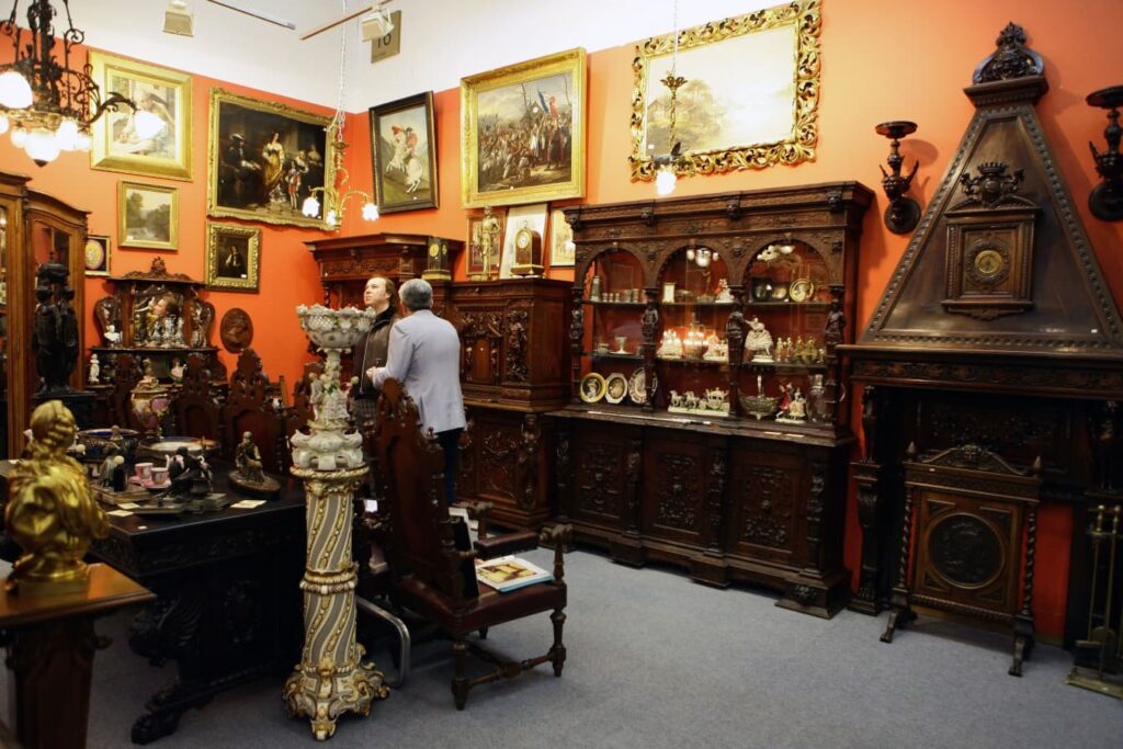 Антикварные предметы связь времен и свидетельства минувших эпох