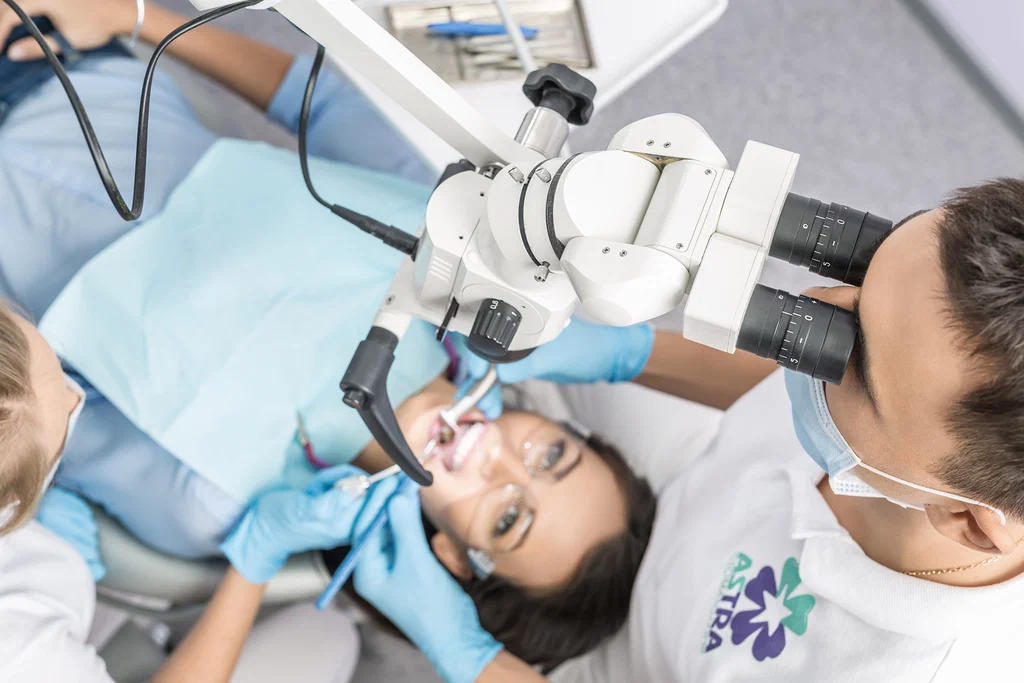 Современные методы лечения кариеса с использованием стоматологических микроскопов